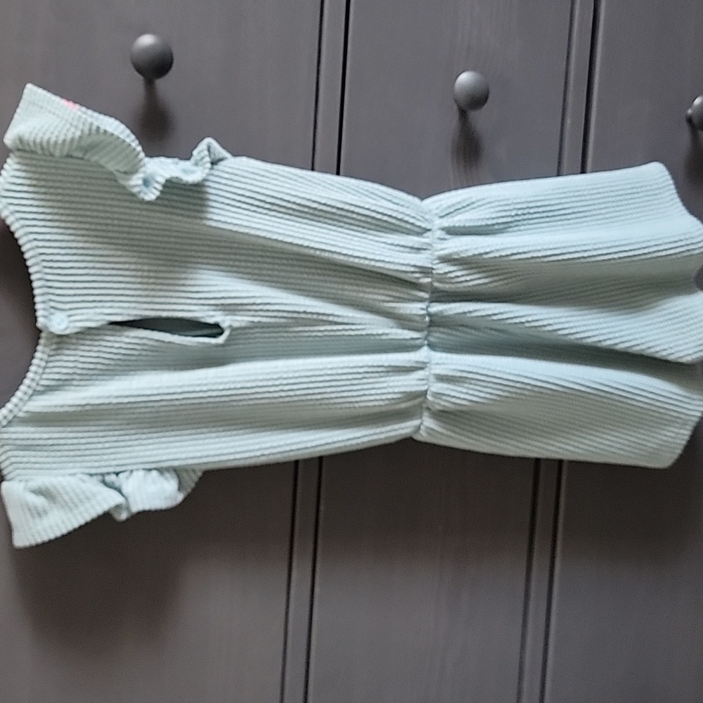 2 Rompers - Picture 3 of 8